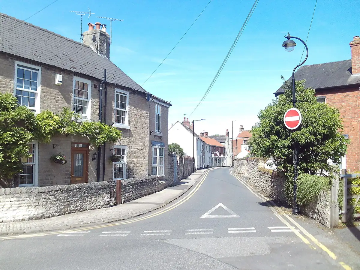 Stone cottages on St Mary's Gate in Tickhill